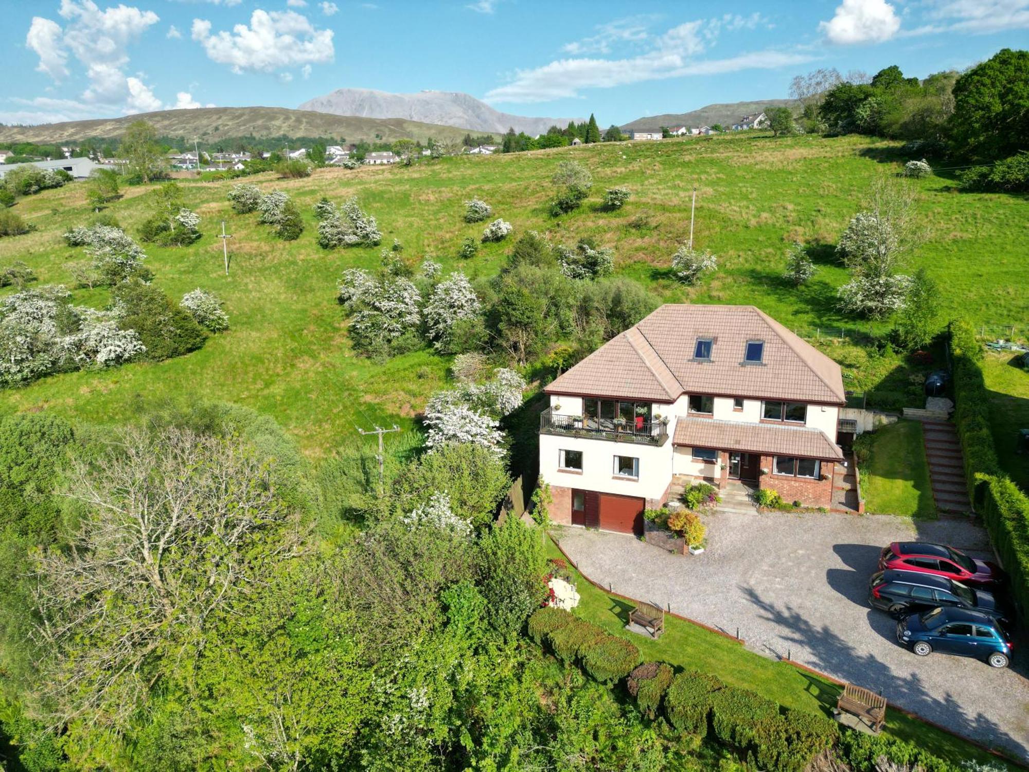 Balcarres Self Catering Apartment Форт Уилям Екстериор снимка